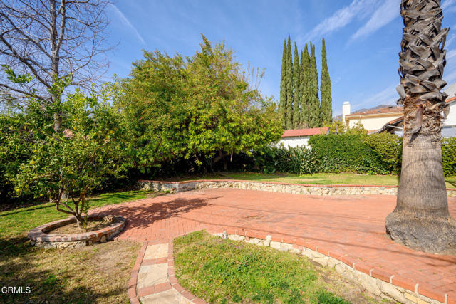 4917 Angeles Crest Highway, La Canada Flintridge CA: https://media.crmls.org/mediaz/110f8544-80db-46db-a031-6f945752e7b7.jpg