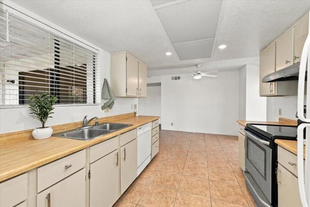 5115 E Waverly Drive #D30, Palm Springs, CA 92264