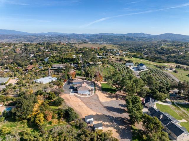 Detail Gallery Image 34 of 43 For 5057 E San Jacinto Cir, Fallbrook,  CA 92028 - 4 Beds | 3/1 Baths