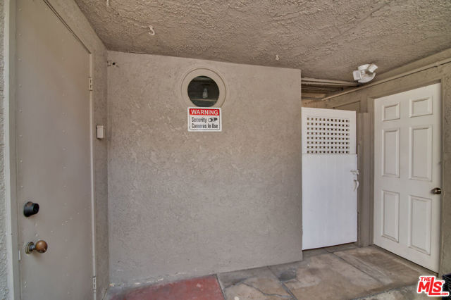 127 Abalone Avenue, Newport Beach CA: https://media.crmls.org/mediaz/11104881-1e6b-44ee-ba85-3fc7a2b89ec7.jpg
