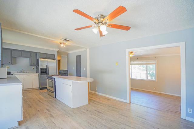 702 El Portal Avenue, Manteca CA: https://media.crmls.org/mediaz/111089b8-63ad-4dd8-8f2a-3c84d96cb324.jpg