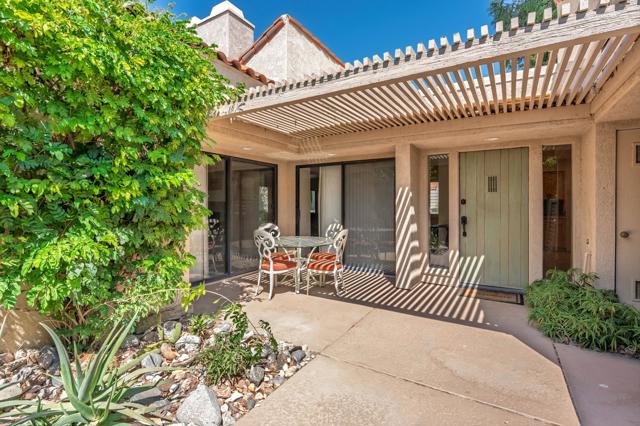 343 Forest Hills Drive, Rancho Mirage CA: https://media.crmls.org/mediaz/1110aa54-be48-4ca9-b1b1-59911d3ffa8b.jpg