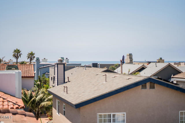 5114 Marlin Way, Oxnard CA: https://media.crmls.org/mediaz/1110d8c9-28fc-4fdc-bcc2-423f94896c45.jpg