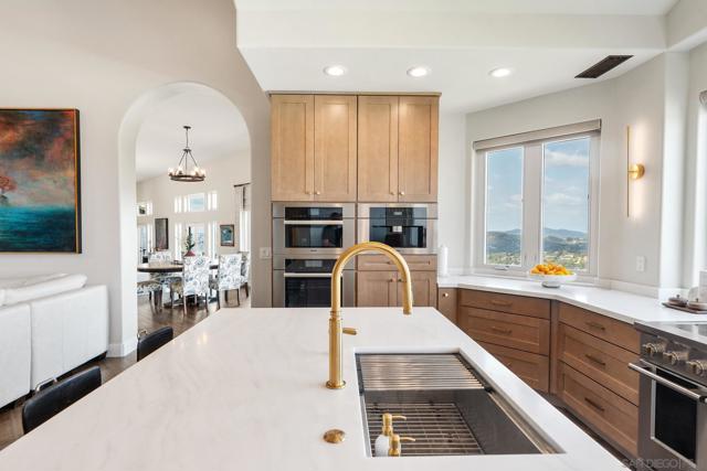 15484 Markar Rd, Poway CA: https://media.crmls.org/mediaz/1111c993-5dc7-47d6-88f1-b7c776c9c3ae.jpg