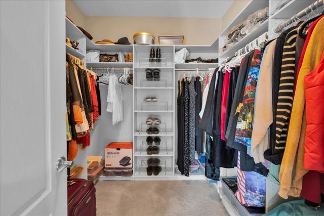 3854 Blue Sky Way, Palm Springs CA: https://media.crmls.org/mediaz/1111e6a9-ad9e-4574-9f83-978ff12ea4a5.jpg