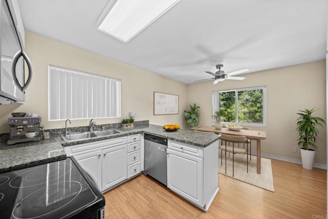 Detail Gallery Image 15 of 47 For 17075 W Bernardo Dr #208,  San Diego,  CA 92127 - 2 Beds | 2 Baths
