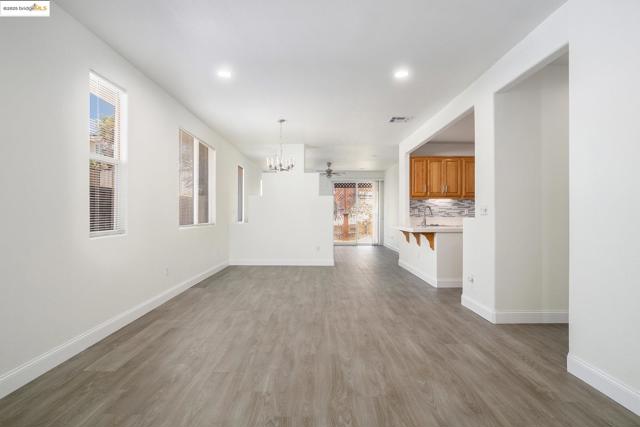 4112 Montgomery Hill Dr, Antioch CA: https://media.crmls.org/mediaz/1112c9d8-95dc-47ea-a720-5b7933ed7950.jpg