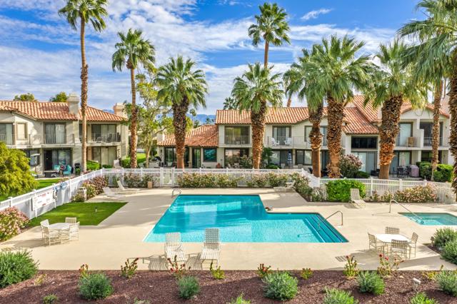 79798 Olympia, La Quinta CA: https://media.crmls.org/mediaz/111318e0-590c-4ff1-bf7b-231e54b3b60e.jpg