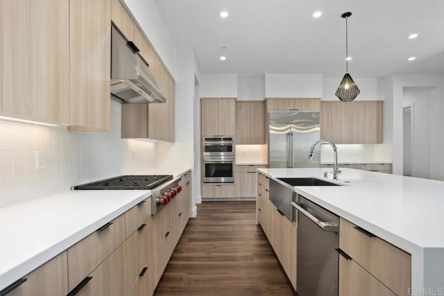 Detail Gallery Image 2 of 39 For 1208 Stonemark Place #MAIN HOUSE,  Vista,  CA 92081 - 6 Beds | 5 Baths