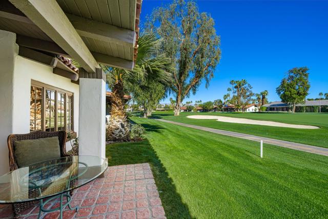 49470 Avila Drive, La Quinta CA: https://media.crmls.org/mediaz/11135e40-875a-4f17-bd2c-164ed09c4fff.jpg
