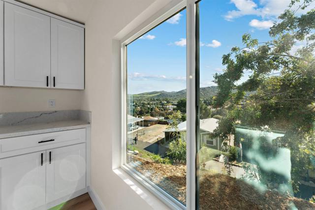 Detail Gallery Image 7 of 30 For 13162 Highway 8 Business #104,  El Cajon,  CA 92021 - 3 Beds | 2 Baths