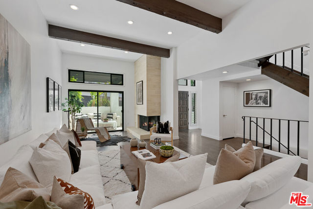 1574 Michael Lane photo 2