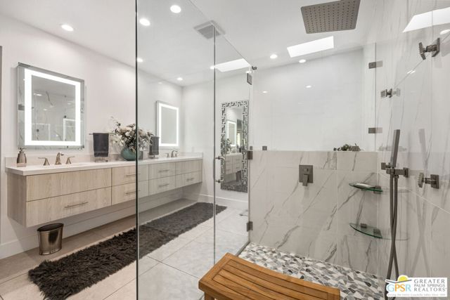 1095 S La Verne Way, Palm Springs CA: https://media.crmls.org/mediaz/1114436a-bd43-45ab-8c76-19c104c44824.jpg