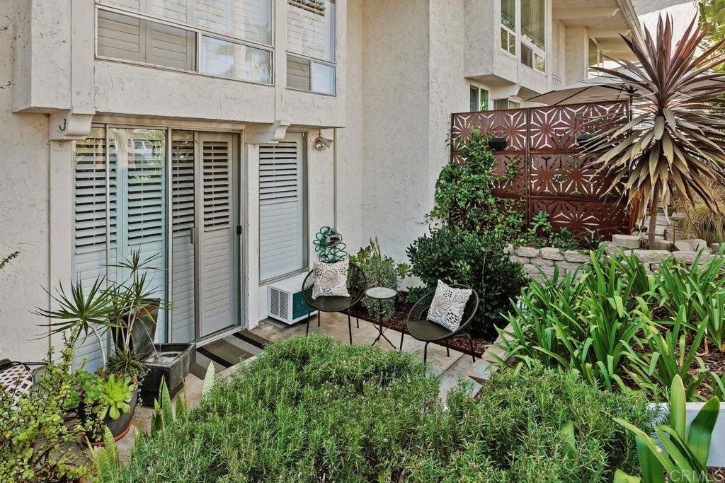 2327 Caringa Way - photo 9