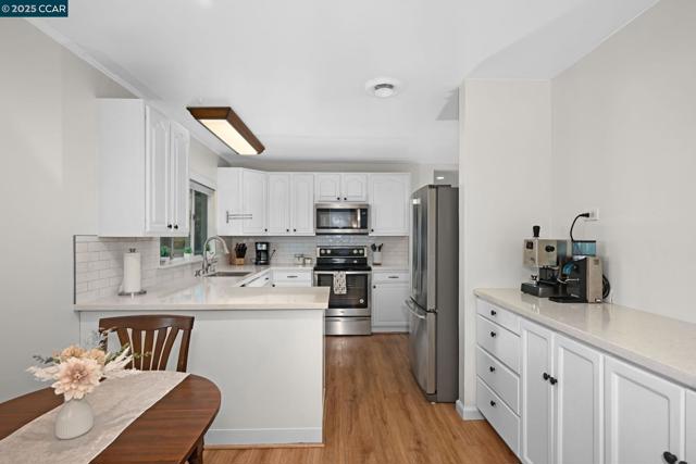 1536 Maynard St, Concord CA: https://media.crmls.org/mediaz/1114c907-0795-405e-bb3e-43056dfec7ab.jpg