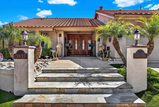 3933 Pinnacle Pl, Escondido CA: https://media.crmls.org/mediaz/1114ccee-86a8-4efc-b4df-cd88dc183467.jpg