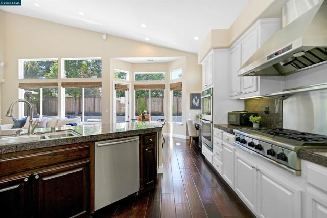 139 Shelterwood Ln, Danville CA: https://media.crmls.org/mediaz/1114e439-94b1-4aa2-9a4e-9283771e20a8.jpg