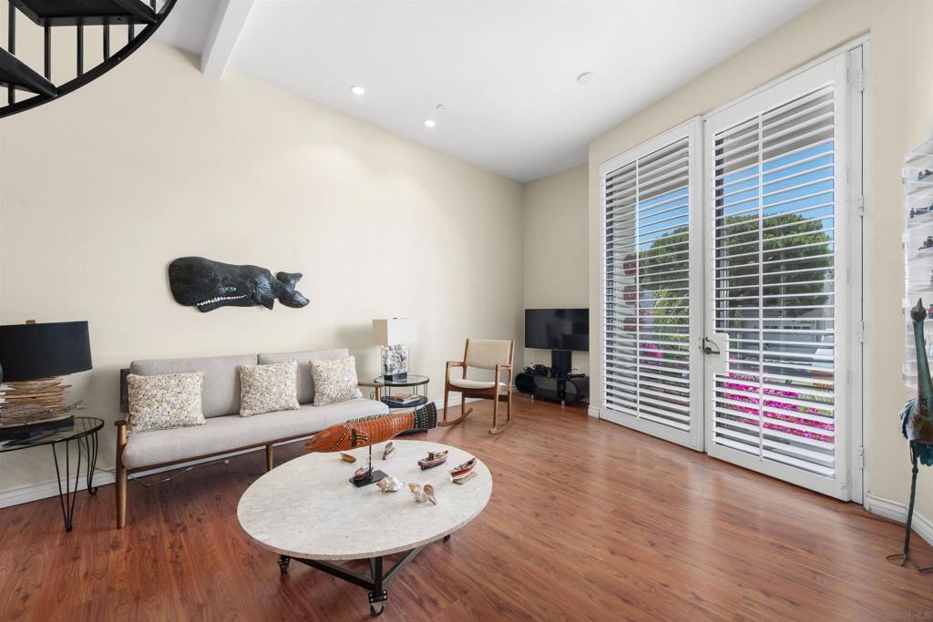 1021 Scott - photo 4