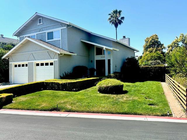 1045 Primrose Lane, Gilroy CA: https://media.crmls.org/mediaz/11162014-7fbb-4fed-8f68-0533791559e7.jpg
