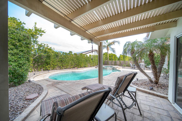 43512 Via Magellan Drive, Palm Desert CA: https://media.crmls.org/mediaz/1116339c-1b52-414f-9eeb-c912f35348eb.jpg