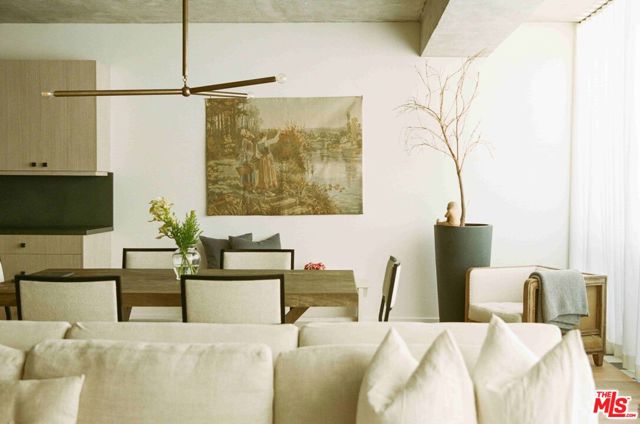 818 N Doheny Drive, West Hollywood CA: https://media.crmls.org/mediaz/11165091-09fa-4162-8d4c-c507a2299c16.jpg