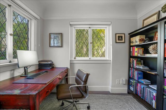 16760 Magneson Loop, Los Gatos CA: https://media.crmls.org/mediaz/11168954-233a-4b8e-8f3c-adae01a4e0f5.jpg