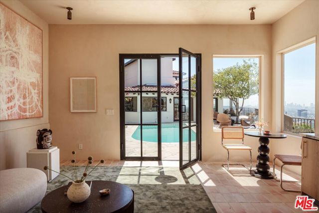 6911 Los Tilos Road, Los Angeles CA: https://media.crmls.org/mediaz/1116f97b-745e-48f1-bc36-1e21bffa9907.jpg