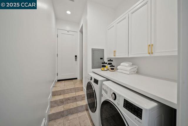 33 Los Arabis Circle, Lafayette CA: https://media.crmls.org/mediaz/111780df-3497-4051-809c-94bfdfcbe5e8.jpg