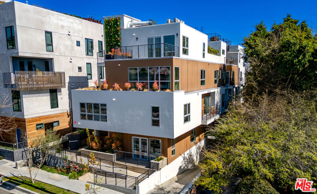 1236 N Fairfax Avenue #5