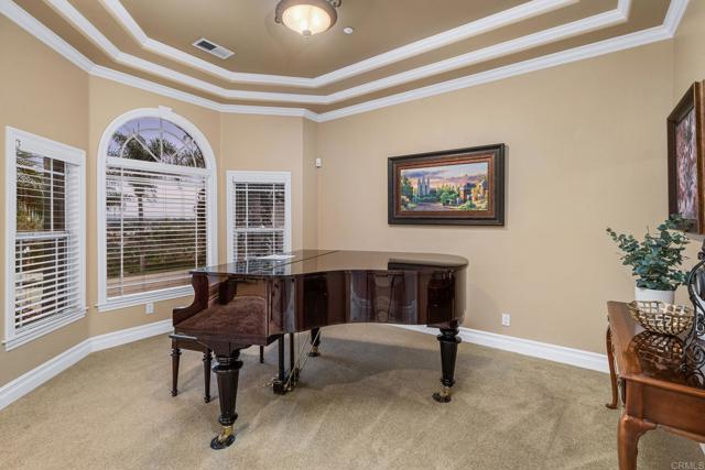 Detail Gallery Image 25 of 73 For 2270 Summit Dr, Escondido,  CA 92025 - 5 Beds | 3/1 Baths