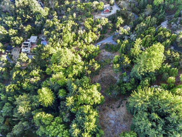 12 Montecito Road, Woodside CA: https://media.crmls.org/mediaz/11184160-0045-49ec-af0d-7dd3f822dd03.jpg