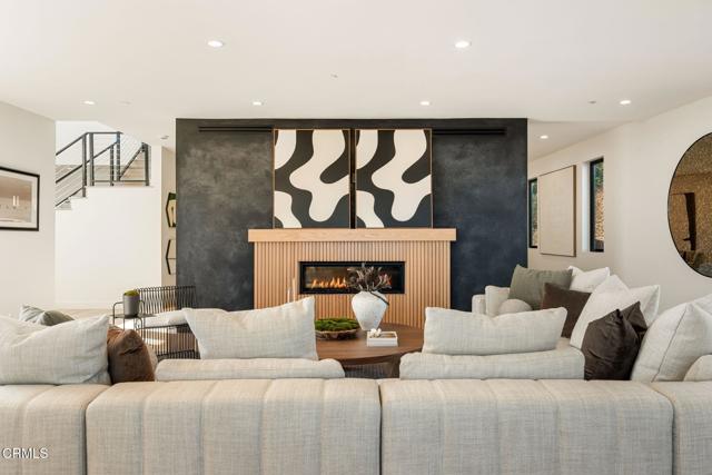 Detail Gallery Image 3 of 21 For 708 Skyview Ter, Ventura,  CA 93003 - 4 Beds | 2/1 Baths