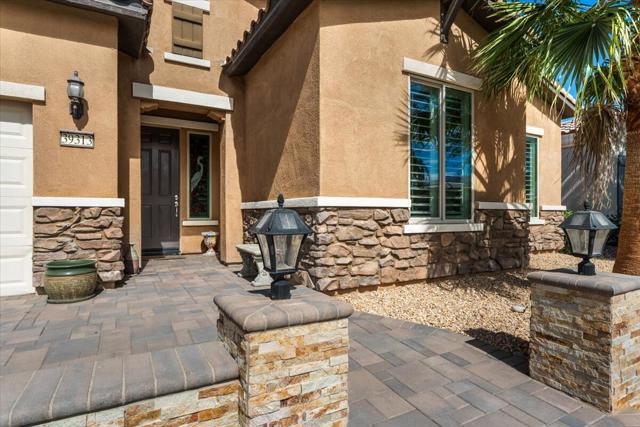 39313 Camino Las Hoyes, Indio CA: https://media.crmls.org/mediaz/111880ec-ef1a-40df-8cd9-b680c2a5883c.jpg