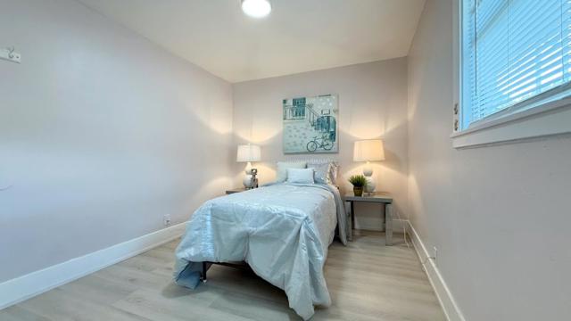 10923 Foothill Boulevard, Oakland CA: https://media.crmls.org/mediaz/11189aec-0457-44e0-b730-dbe512b59a20.jpg