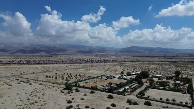 85325 Avenue 44 Avenue, Coachella CA: https://media.crmls.org/mediaz/1118bab4-66ae-4c92-bef7-03582b9337f1.jpg