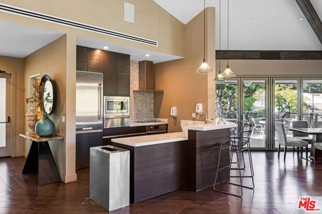 3018 Nicada Drive, Los Angeles CA: https://media.crmls.org/mediaz/1118cb06-1754-441b-ba11-65edbbe69be1.jpg