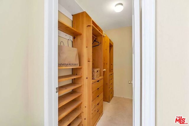 14024 Peach Grove Street, Sherman Oaks CA: https://media.crmls.org/mediaz/1118eed1-979b-4f4d-abeb-165046dbb93c.jpg