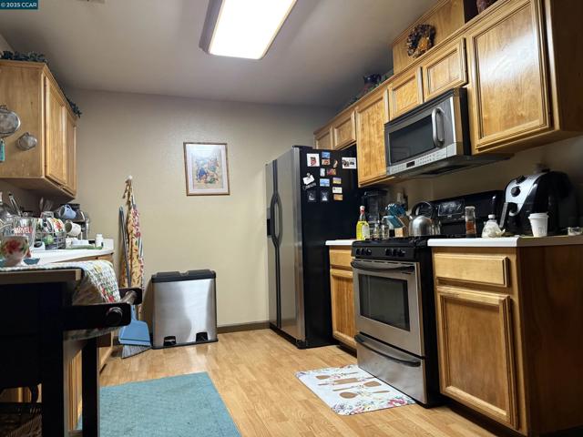 2306 River Ct, Delano CA: https://media.crmls.org/mediaz/11198522-4177-4207-accb-8716043ee65c.jpg