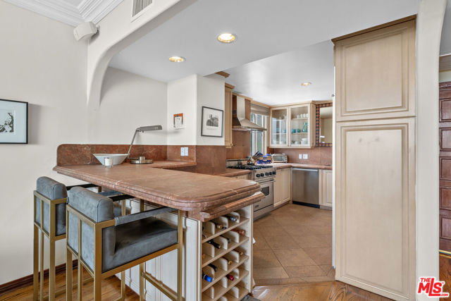 8787 Shoreham Drive, West Hollywood CA: https://media.crmls.org/mediaz/111a2416-c621-4cd0-9340-1d0a05811db7.jpg