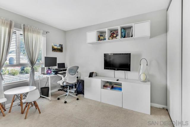 3978 Shenandoah Dr, Oceanside CA: https://media.crmls.org/mediaz/111af8d1-80ed-4636-b19e-6e2037697a04.jpg