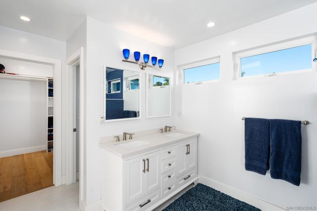 4563 Point Loma Ave, San Diego CA: https://media.crmls.org/mediaz/111b73d8-5547-4e5f-b0e1-f434721a3d2b.jpg