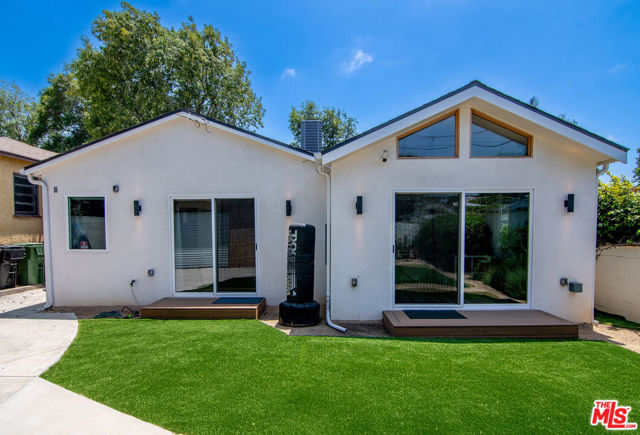 441 W Ellis Avenue, Inglewood CA: https://media.crmls.org/mediaz/111c3271-b625-48da-9146-b381b7986825.jpg