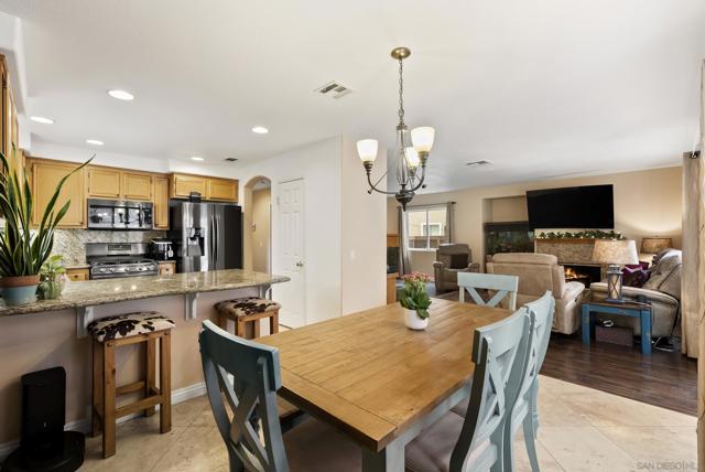 5562 Vista San Simeon, San Diego CA: https://media.crmls.org/mediaz/111c7479-b75e-491a-a806-9deabf7fb132.jpg