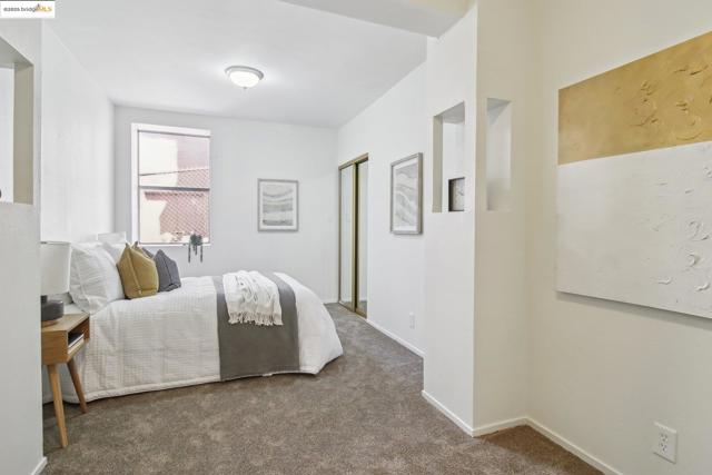 2900 Sheffield Ave, Oakland CA: https://media.crmls.org/mediaz/111cccd4-90be-426a-856c-594aa95e4819.jpg