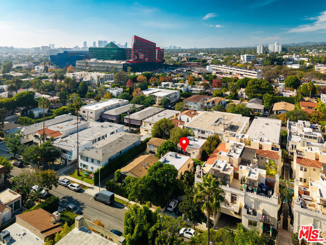 837 Westmount Drive, West Hollywood CA: https://media.crmls.org/mediaz/111d39ee-783c-4125-829c-f47347a4bf17.jpg