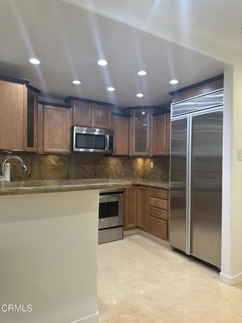 Detail Gallery Image 8 of 16 For 15511 Sherman Way #35,  Van Nuys,  CA 91406 - 1 Beds | 1 Baths