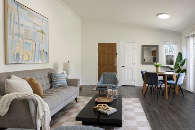 5033 Los Morros Way, Oceanside CA: https://media.crmls.org/mediaz/111d592a-e73d-4e0f-a3d7-bb0633bb4d5d.jpg