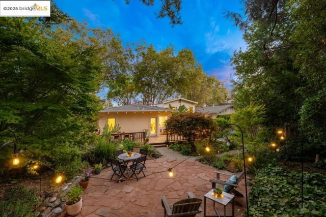 1081 Keith Ave, Berkeley CA: https://media.crmls.org/mediaz/111df341-4686-487d-aaa6-0ae51d305672.jpg
