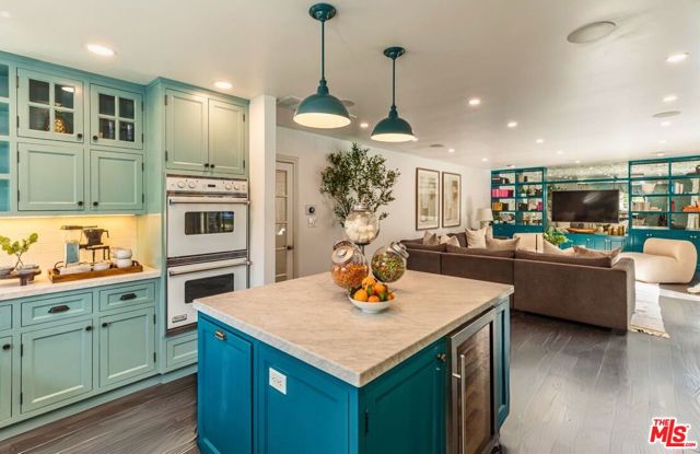 5840 Round Meadow Road, Hidden Hills CA: https://media.crmls.org/mediaz/111e1aa0-5a23-4a1d-b907-eb3c5c02066e.jpg