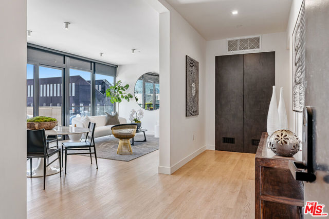 10700 Tabor Street, Los Angeles CA: https://media.crmls.org/mediaz/111e31f7-3906-465e-988b-1beebac41f39.jpg